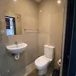 Victoria Lodge Studio Apartment